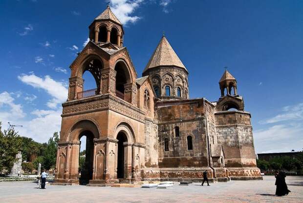 7. В Армении сохранились многовековые церкви армения, факт