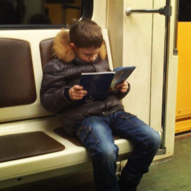 Ещё не все потерянно  книги, метро, чтение