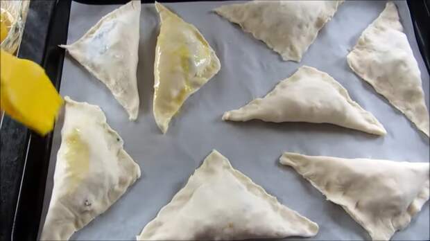 Вкуснейшие бурекасы с сыром и баклажанами еда, пирожок, бурекасы, выпечка, рецепт, видео рецепт, длиннопост, другая кухня, слоеное тесто, видео
