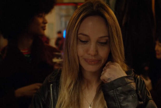 Анджелину Джоли подозревают в романе с коллегой