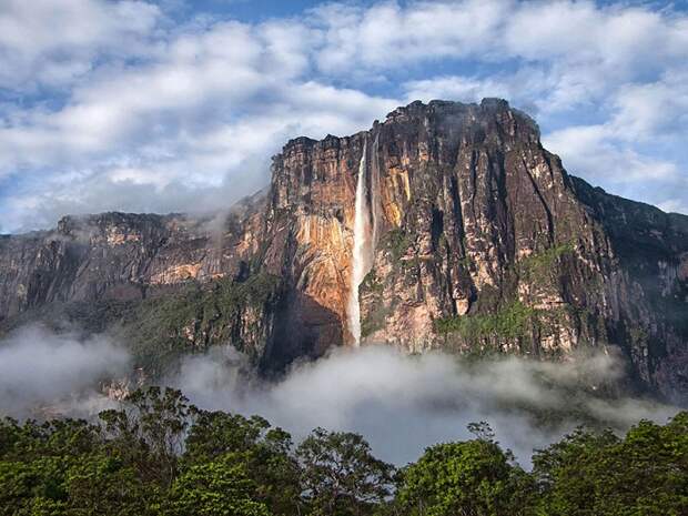 Angel Falls - самый высокий водопад в мире.
