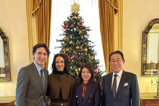 Певица Кэти Перри и Джастин Трюдо встретились с экс-премьер-министром Японии Кисида