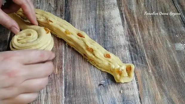 Сколько ни пробовала другие, всегда возвращаюсь к нему. Краффин - идеальный кулич. Быстрое тесто без опары