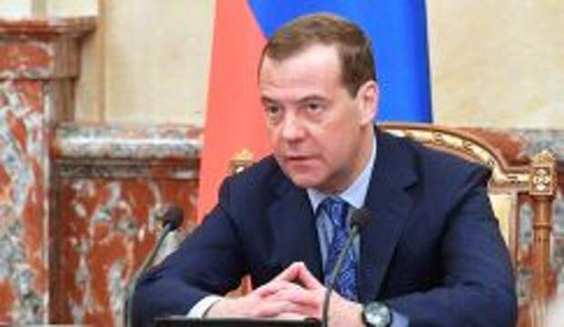 Л.Бызов: Медведев – страховка Путина от дворцового переворота