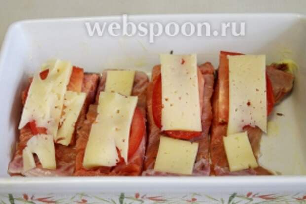 Также пластинки сыра.