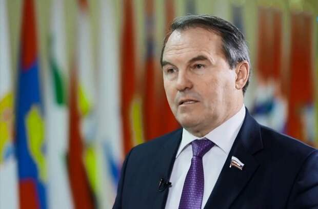 Сенатор Морозов назвал главу Сбербанка Грефа «конченой скотиной»