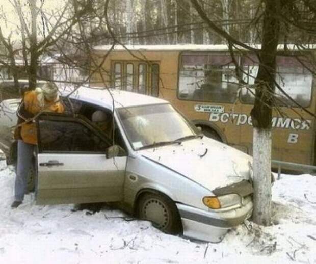 Женщины за рулем это страшная сила!