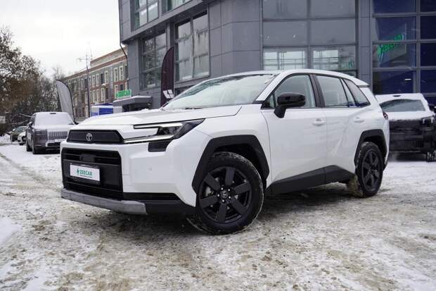 Новую Toyota RAV4 оценили в рублях