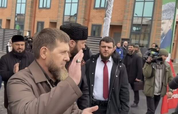 Рамзан Кадыров появился на людях после исчезновения на 17 дней