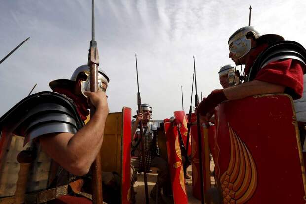 Легионеры армии Древнего Рима: Современный вариант попытки захвата острова Мальта (5)