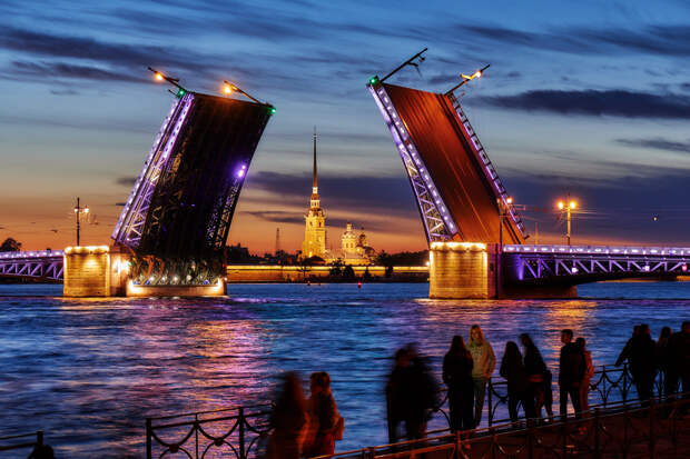 В Петербурге отменят развод мостов на праздник