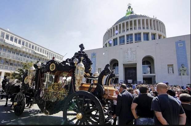 В Европе нет коррупции? Напыщенные похороны дона Витторио Casamonica