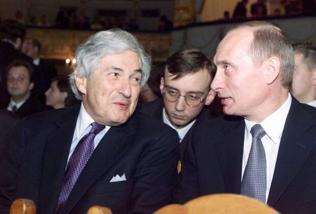 После переговоров президент России и президент Всемирного банка Джеймс Вулфенсон посетили премьеру оперы Петра Чайковского "Мазепа" в Мариинском театре