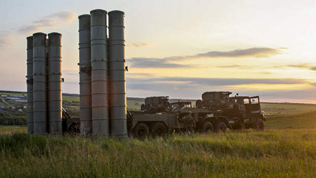 Зенитные ракетные комплексы С-300. Архивное фото