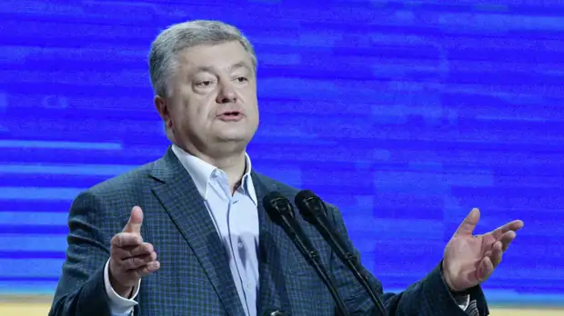 Порошенко назвал «феерической глупостью» подозрение в узурпации власти