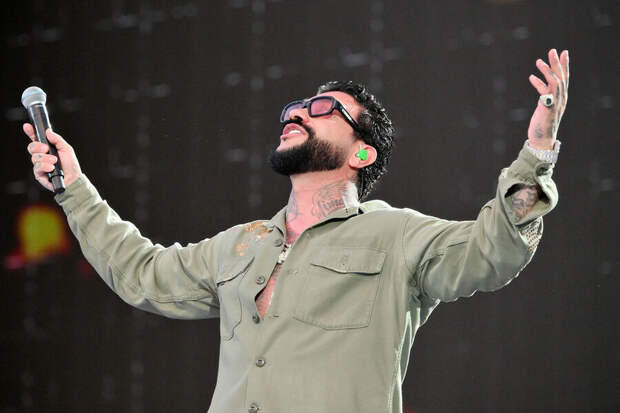 Тимати поддержал отмененного Канье Уэста ИИ-кавером Юры Шатунова