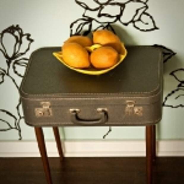 recycled-suitcase-ideas-table3.jpg