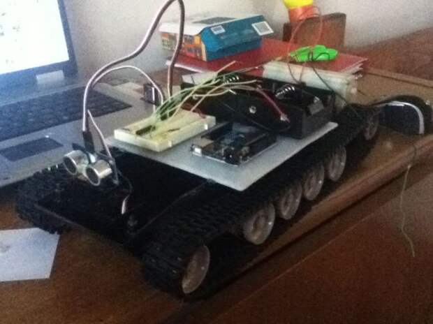 Автономный танк на Arduino