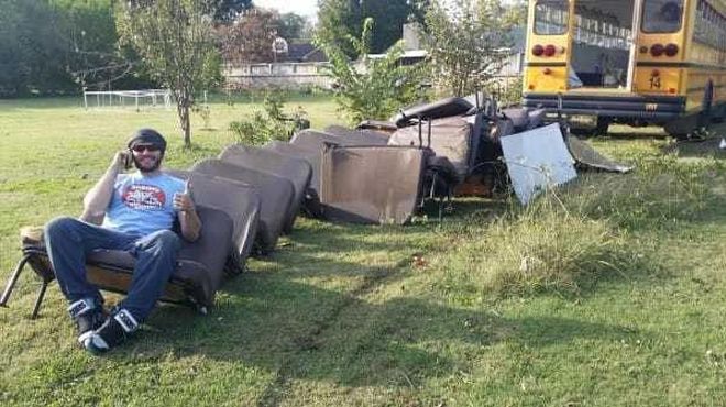 Отличный дом на колесах из школьного автобуса автобус, дом на колесах, школьный автобус