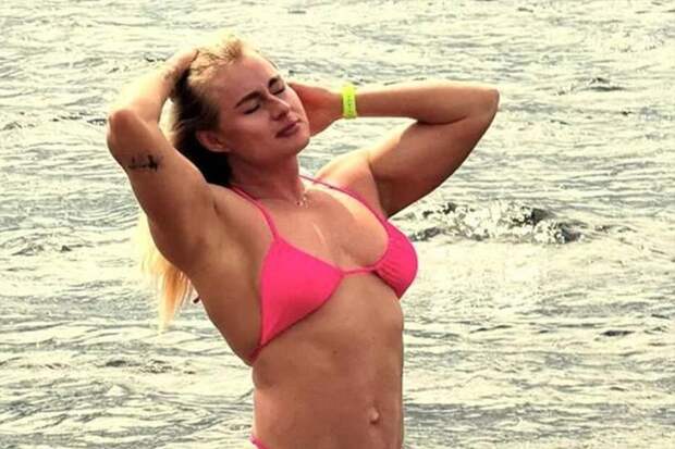 Дочь Шукшиной стала мастером спорта, но сразу с помоста угодила в больницу с опухшим лицом