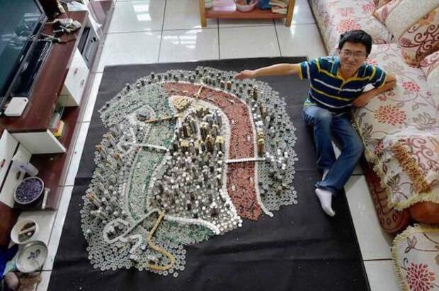 Китаец построил макет родного города из 50 000 монет