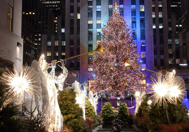 Рождественские деревья в Rockefeller Center сквозь года