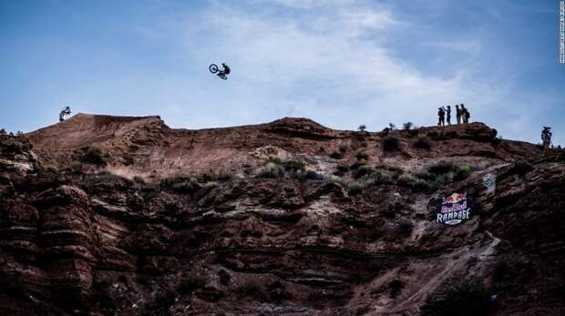 Самое опасное соревнование по фрирайду Red Bull Rampage 2015