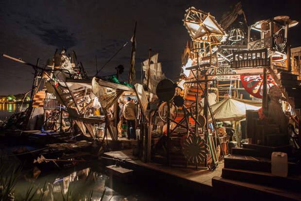 swimming-cities-of-serenissima-artnaz-com-12