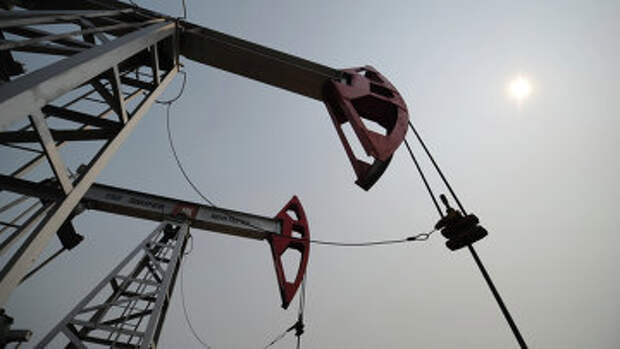 Добыча нефти. Архивное фото