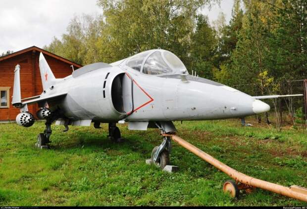 Яковлев Як-38. Московская область. Яковлев Як-38. Московская область. вертолёты, памятники, самолёты, техника