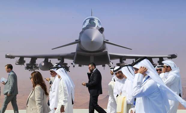 Авиационно\u002Dкосмический салон Dubai Airshow в Объединенных Арабских Эмиратах