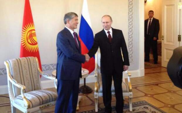 Встреча Путина с президентом Киргизии 16 марта 2015 год Путин жив и здоров, состоялась встреча президентов РФ и Киргизии, президент России появился перед россиянами