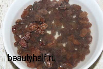 Наполеон с изюмом и заварным кремом.