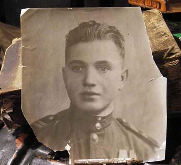 Младший сержант Тюрин в августе 1944 Младший сержант Тюрин в августе 1944