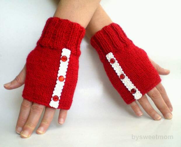 Красные перчатки без пальцев, вязать варежки