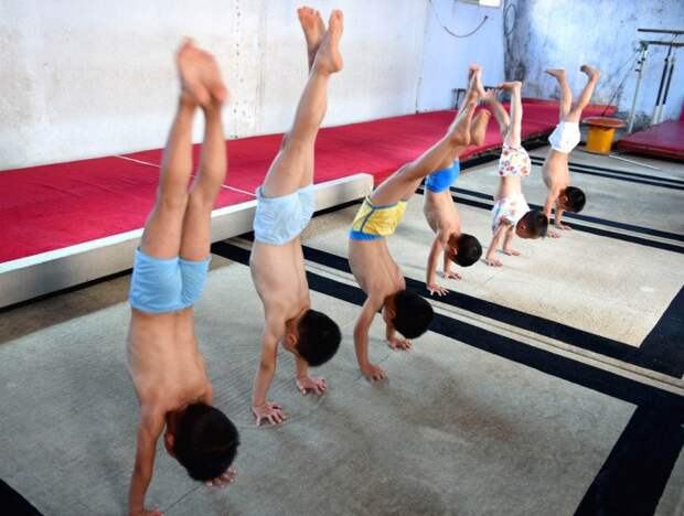 Детский гимнастический летний лагерь в Китае