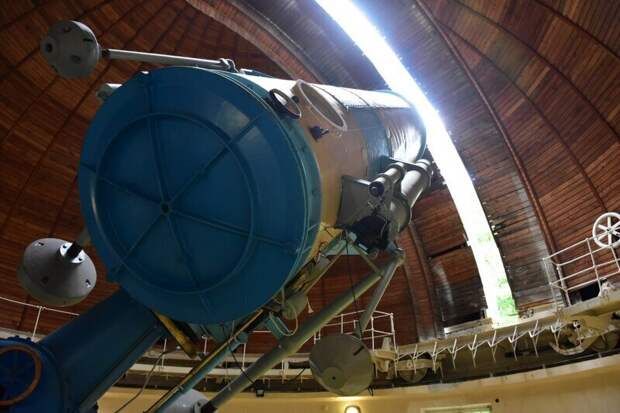 Раскрыт секрет уличных фонарей возле Крымской обсерватории