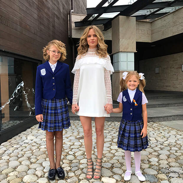 Наталья Ионова с дочерьми Лидой и Верой