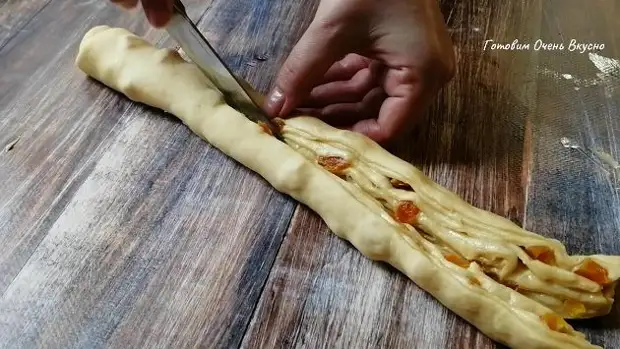 Сколько ни пробовала другие, всегда возвращаюсь к нему. Краффин - идеальный кулич. Быстрое тесто без опары