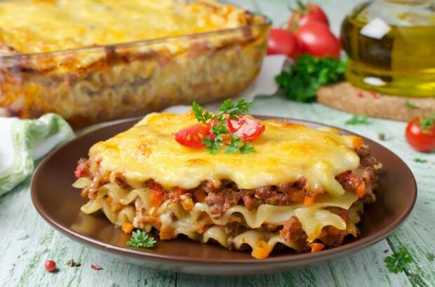 Лазанья с соусом болоньезе