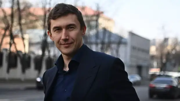 Карякин сыграл в шахматы с детьми из Донбасса