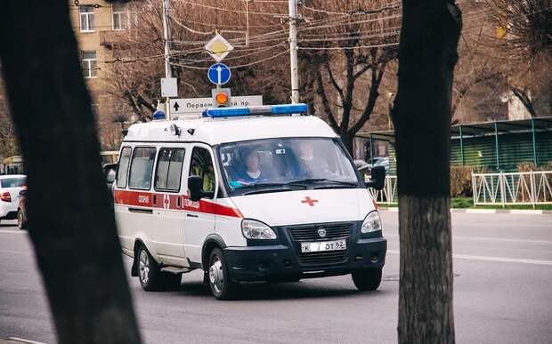 Проезд «елочкой»: рязанский водитель скорой показал, как для него выглядит дорога