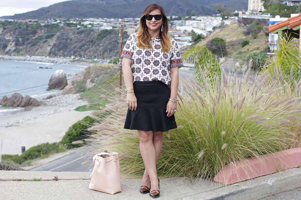 Here are style tips on how to wear skirts, with outfit ideas. 