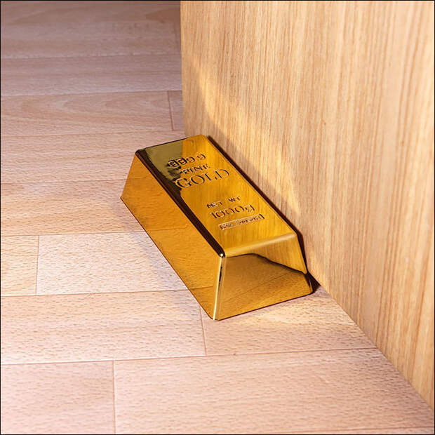 Прикольные дверные стопперы (16 фото) Прикольные дверные стопперы (16 фото)