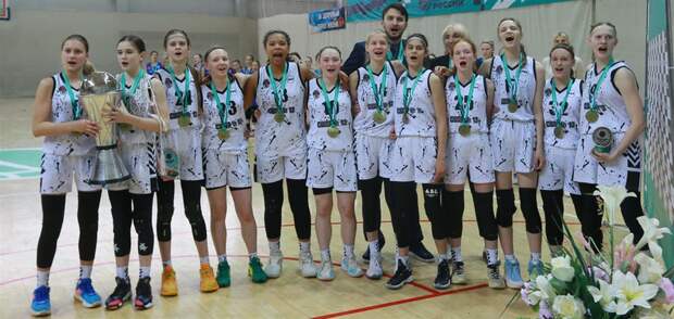 Самарские девушки стали чемпионками всероссийских соревнований по баскетболу