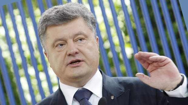 Пьяного Порошенко, рвавшегося к Путину, сняли с рейса Киев-Москва – СМИ О предполагаемом инциденте в эфире немецкой радиостанции рассказала журналистка.