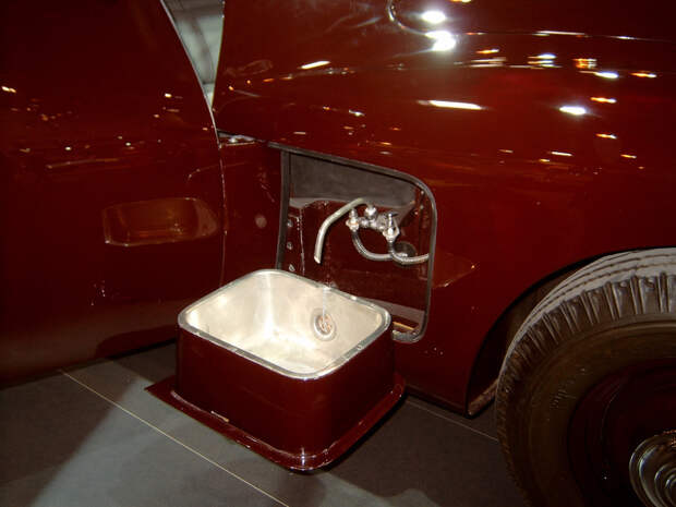 Horch 930S умывальник