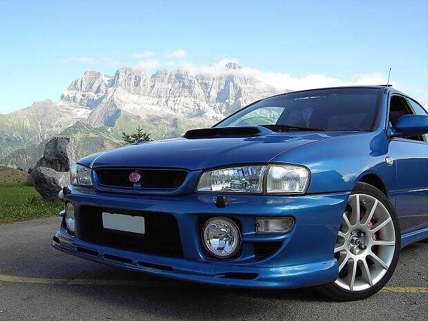 Подборка классических и тюнингованных автомобилей (72 фото)