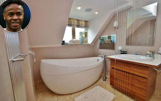 Go Inside The Luxurious Bathrooms Of The World's Most Famous Celebrities (18 pics)