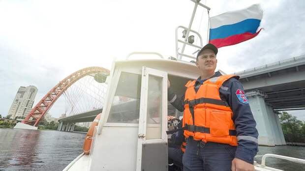 На московских водоемах из-за жары увеличили количество спасателей